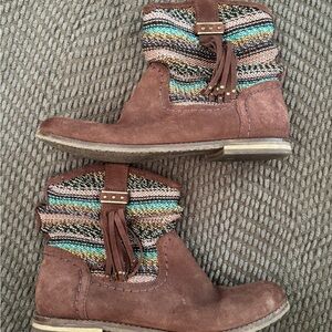 The SAK jezebble Brown Suede Ankle Boots with Multicolor Knit